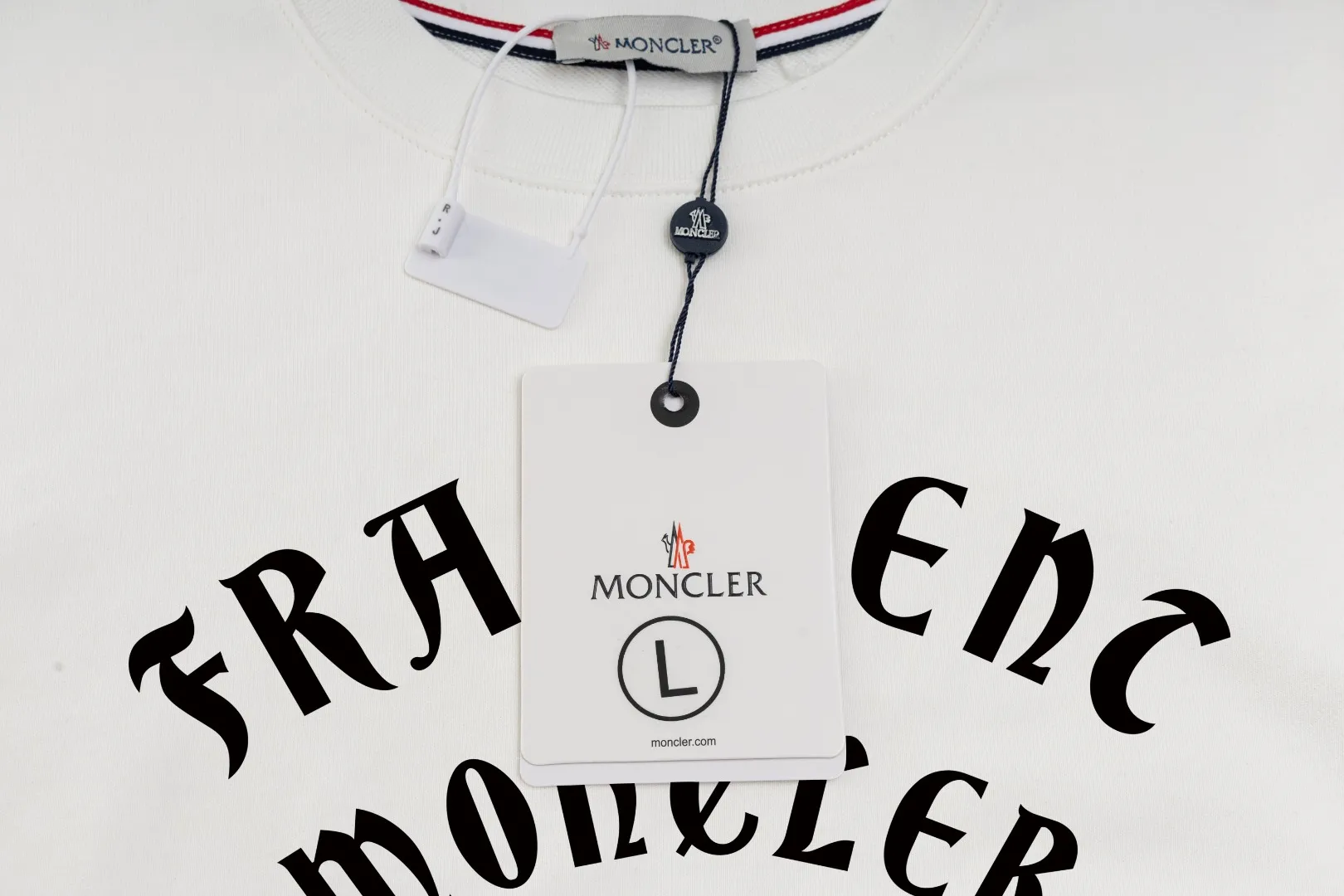 【 Quality】【 MONCLER】【In Stock 】 2024 New Arrival Premium 3D LOGO ， ， Premium ⚠️ ： 460 ， 21S 10S 26/2 1*1 ！ ， ， ， ， ， ！ Same Style ✔️ Same Style： ❗ ✔️【 Same Style， In Stock！】 ➡️Size：S M L XL XXL ➡️ ：Black White ⚠️Size Size